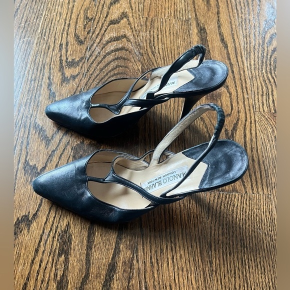 Manolo Blahnik Black Leather Pointed Toe Slingback Heels Women’s Sz. 35.5 - Picture 2 of 6
